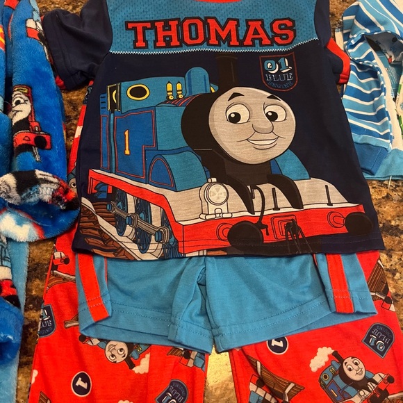 Thomas the Train Pajamas & Bathrobe - Picture 4 of 7
